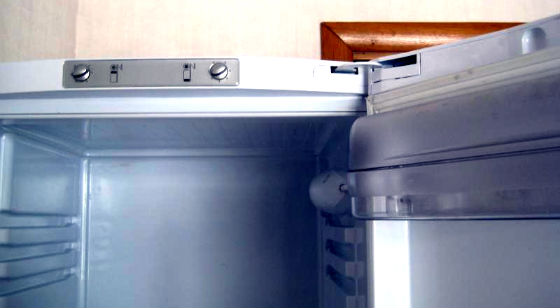Перевесить двери холодильника в Красногорске | Вызов мастера по холодильникам на дом
